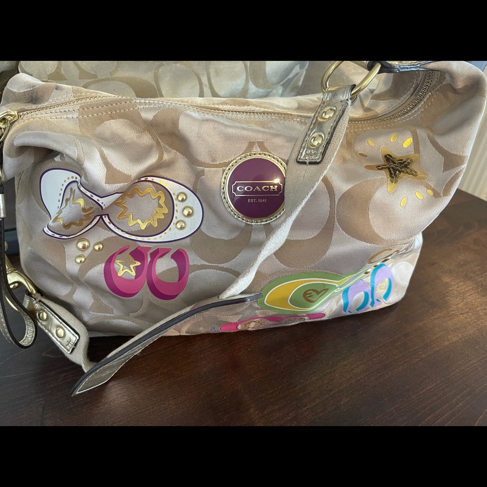 Coach Optic with Appliqués Hobo - Picture 2 of 6